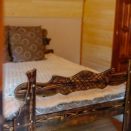 над потоком Lumshory