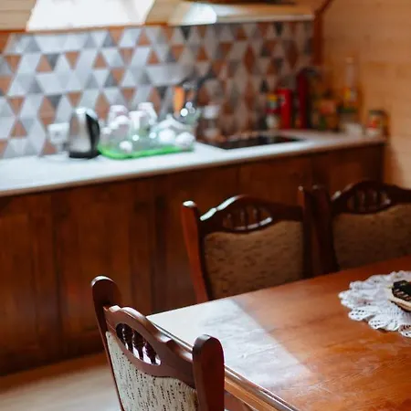 над потоком Chalet Lumshory