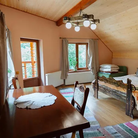 Chalet над потоком *