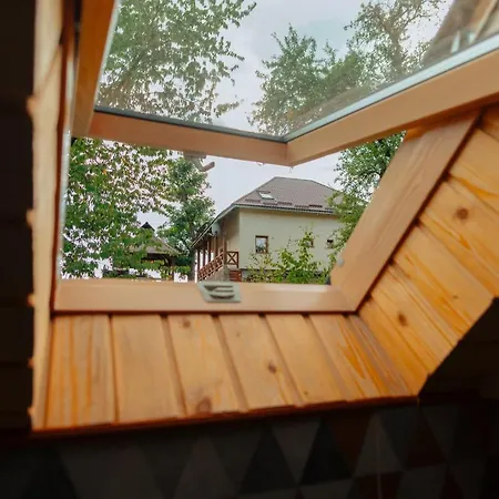 Chalet над потоком