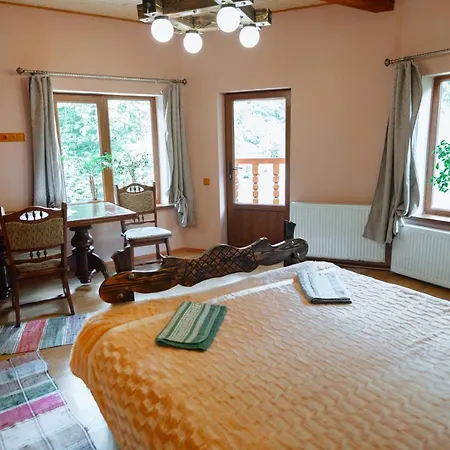 Chalet над потоком