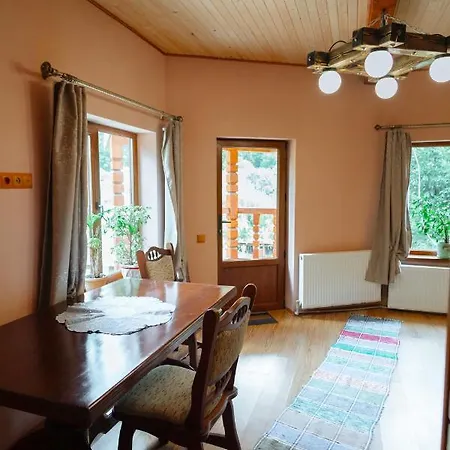 над потоком Chalet *