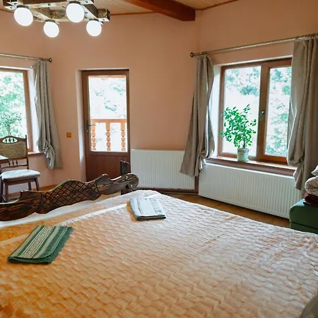 над потоком Lumshory