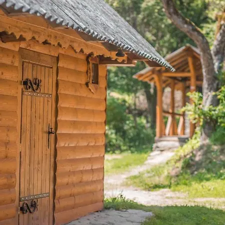 над потоком Lumshory