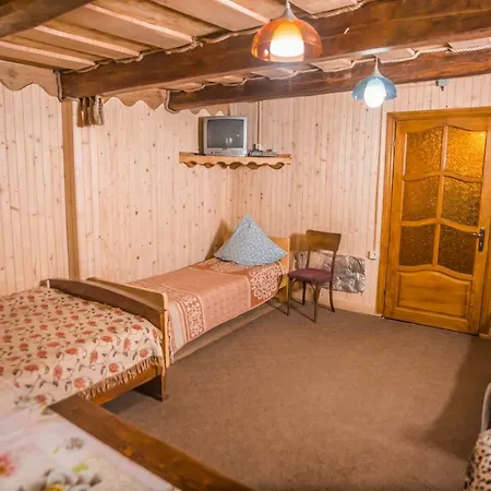 над потоком Chalet *