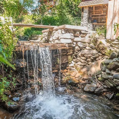 Chalet над потоком *