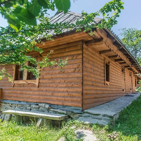 Chalet над потоком Lumshory