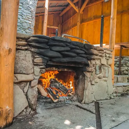 над потоком Lumshory