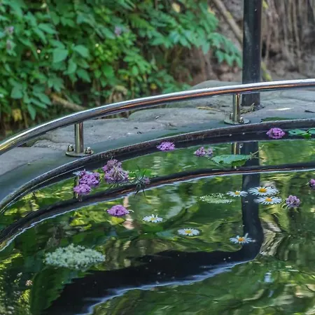 над потоком *