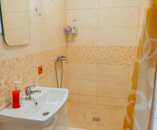 над потоком Chalet Lumshory