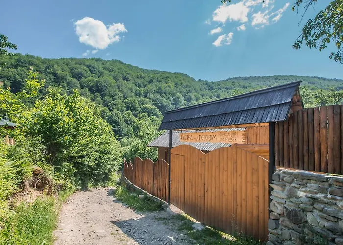 Chalet над потоком Lumshory