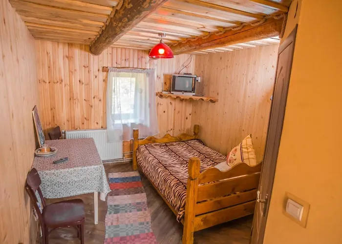 над потоком Chalet Lumshory