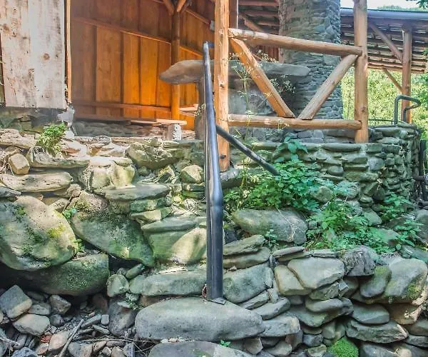 Chalet над потоком *